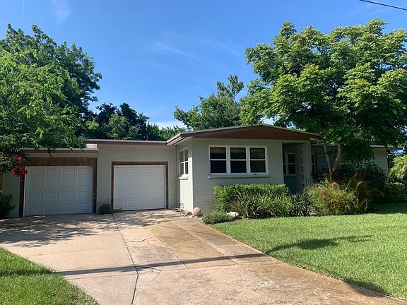 2nd image of 10 Anastasia Park Dr