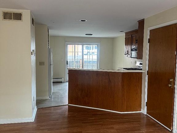5th image of 87 Pierce St #87