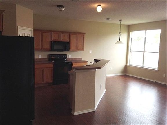 3rd image of 8420 Three Bars Dr