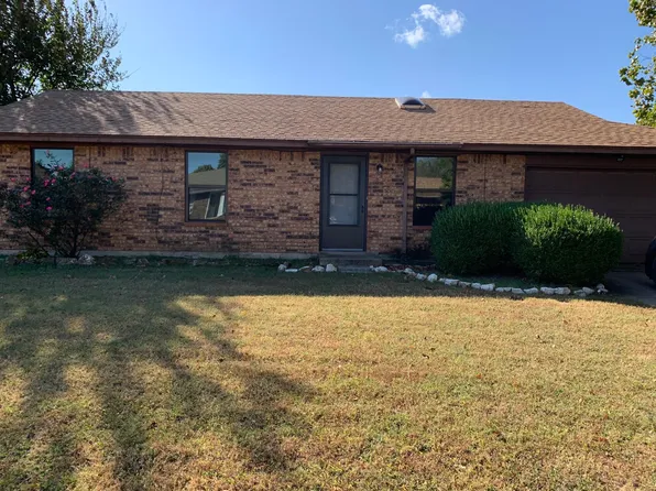 20440 Crooked Oak Dr, Harrah, OK 73045