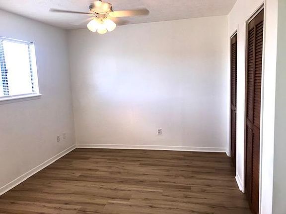 5th image of 402 Lynnwood Ln APT A105