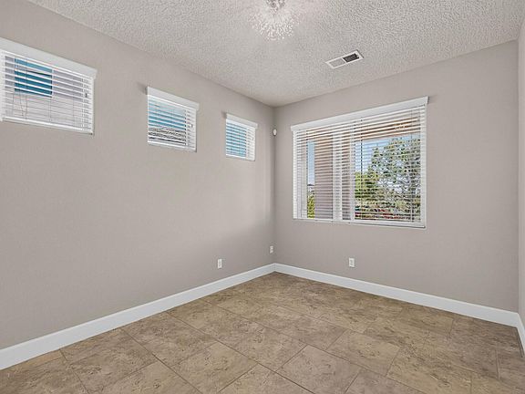5th image of 7131 Wrangell Loop NE