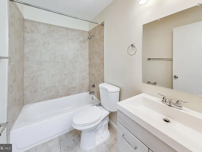 6403 Entwood Ct — Photo 11