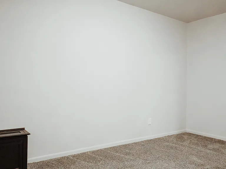 370 E Court St #2R — Photo 14