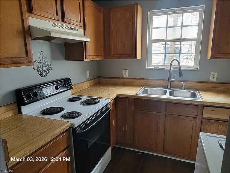 307 Central Ave — Photo 8