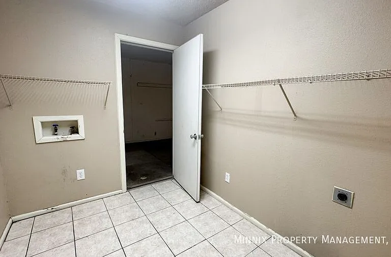 7820 Vernon Ave — Photo 10