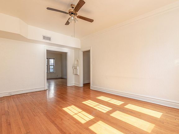 4th image of 7532 Parkdale Ave #1S
