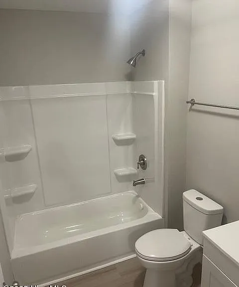 607 E Main St — Photo 12