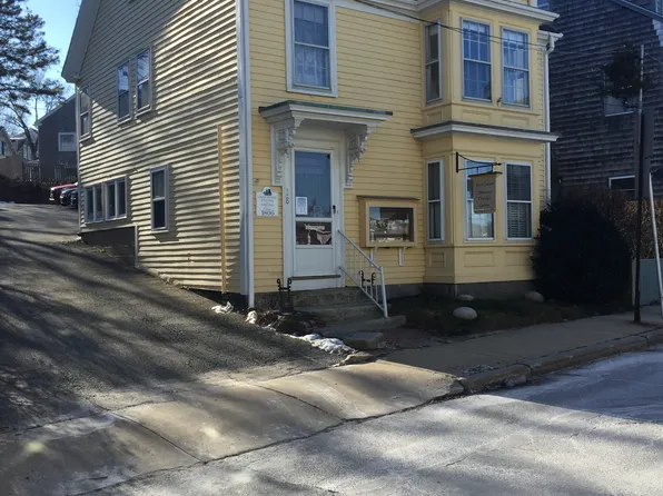 38 Main St, Rockport, MA 01966