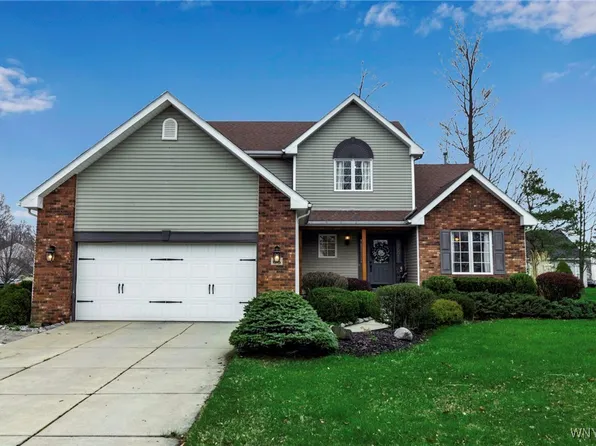 66 Village Vw, Lancaster, NY 14086