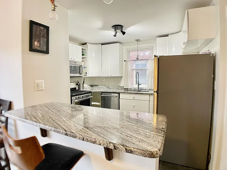 731 W Philadelphia St — Photo 6