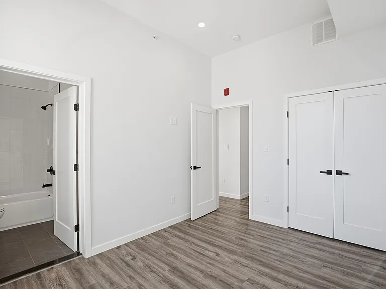 2301 Frankford Ave — Photo 35