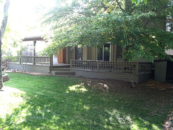 Large Deck For Entertaining