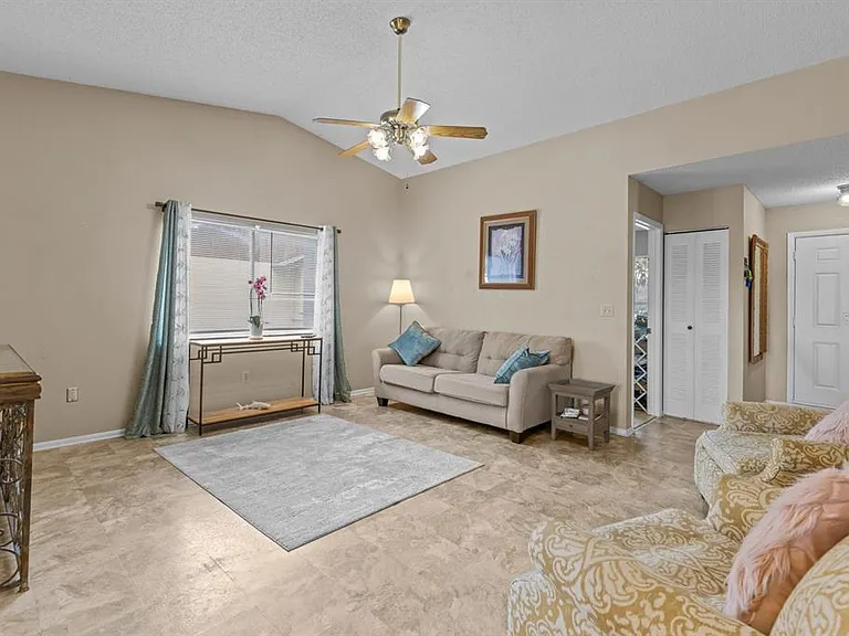 12102 Walden Woods Dr — Photo 5