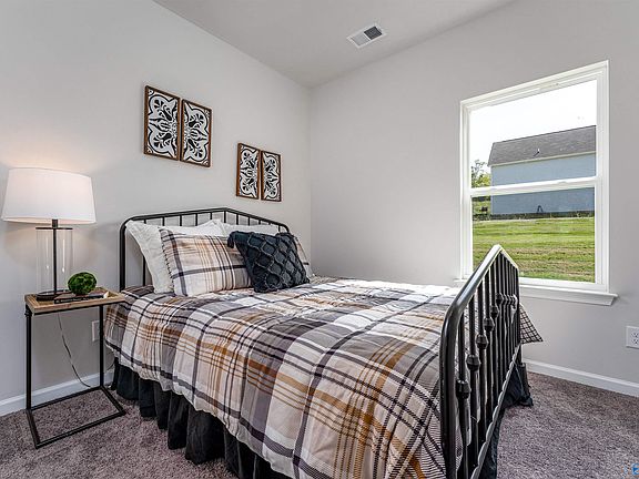 5th image of 174 Lincoln Gray Cir