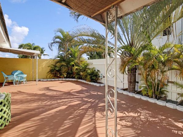 136 Yacht Club Dr APT 12