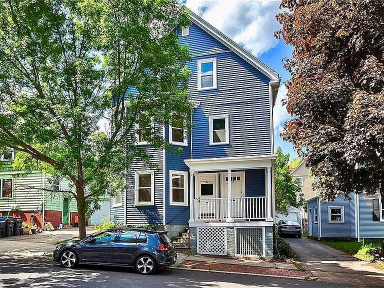 10 E George St #1 — Photo 1