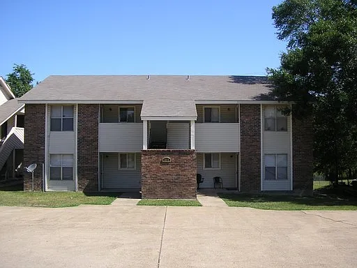 2615 Pecan Knoll St #B — Photo 1