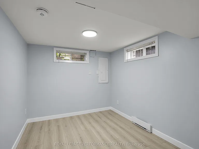 934 Smyth Rd #B — Photo 16