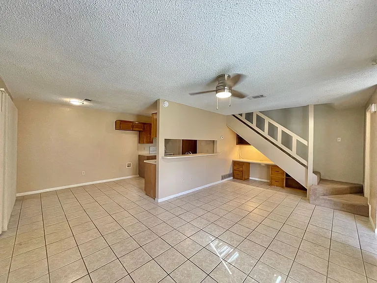 4806 Rainbow Cir — Photo 4