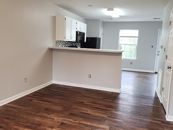 2nd image of 423 Dabney Dr