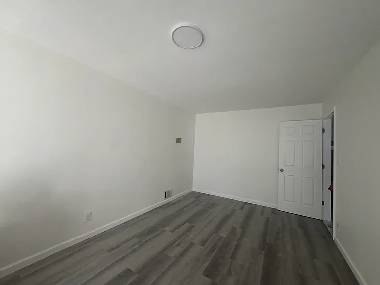 42 Amber St #1 — Photo 2