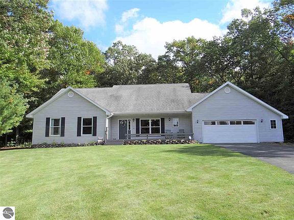 5th image of 1571 White Oak Ln