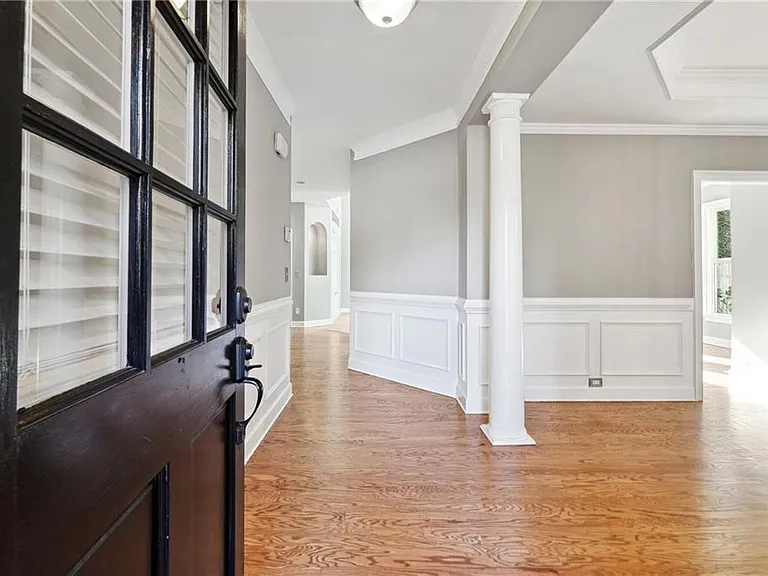 230 Brookeivey Ln — Photo 3