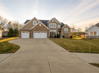 897 Braemar Cir NE, North Canton, OH 44720
