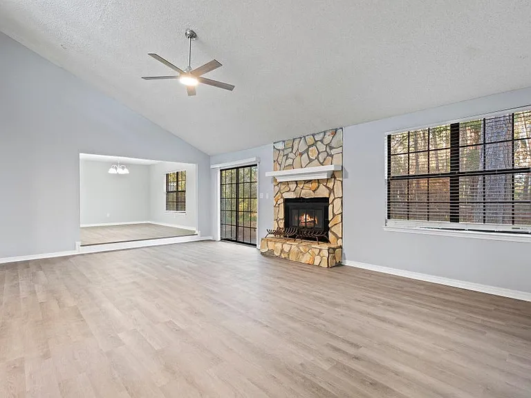 723 Prestwick Dr — Photo 7