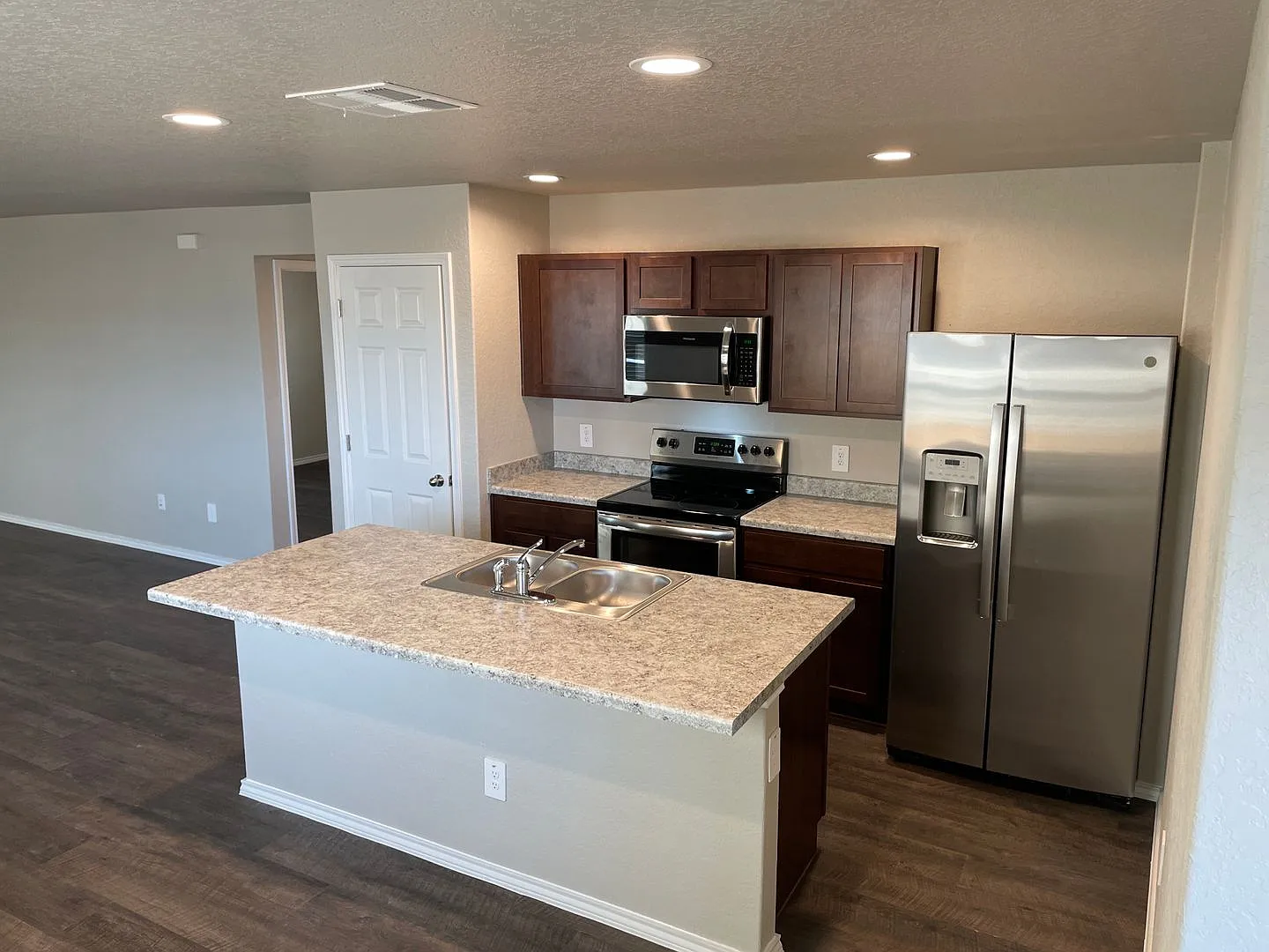 Coming Soon! | Pre-Leasing Now for This Charming 3 Bedroom, 2.5 Bathroom Home in Scotts Hollow — Photo 4