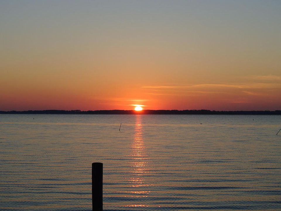 1st image of 127 Shore Dr