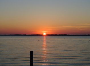 127 Shore Dr, Beaufort, NC 28516