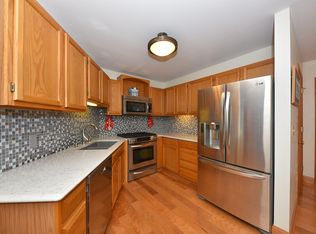1506 Wolf Ct, Waukesha, WI 53186