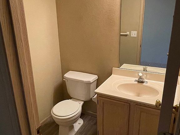 2nd image of 200 NE Sunshine St APT B