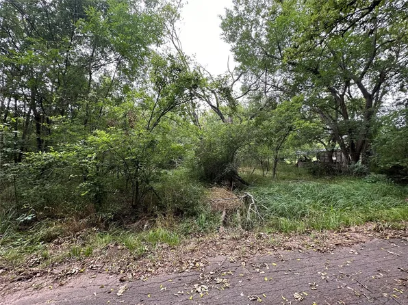 3 County Road 2023, Klondike, TX 75448