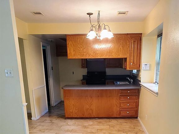 5th image of 1407 Oakengates Dr