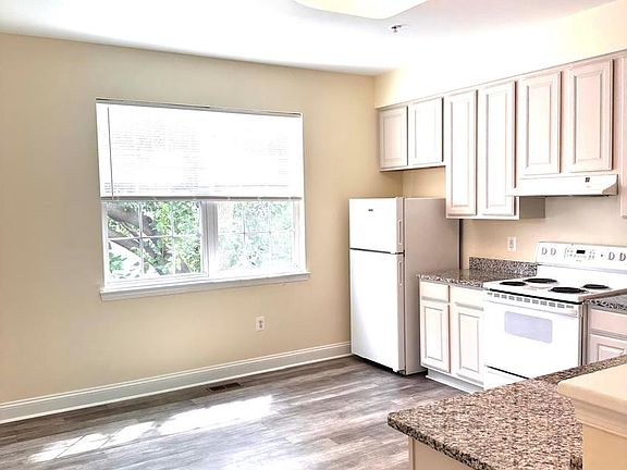 4th image of 107A Burck St #A