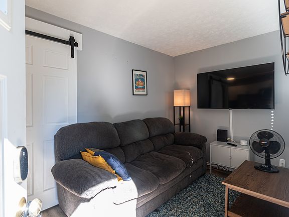 3rd image of 6335 Beechmont Ave #2