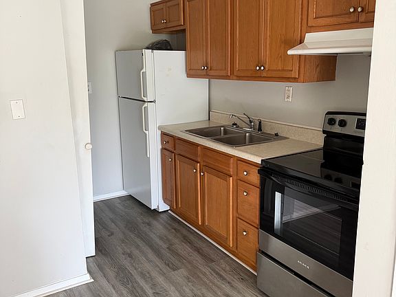 5th image of 115 S Main St #10