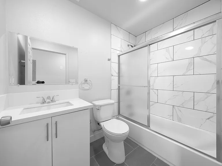 236 W 84th Pl — Photo 2