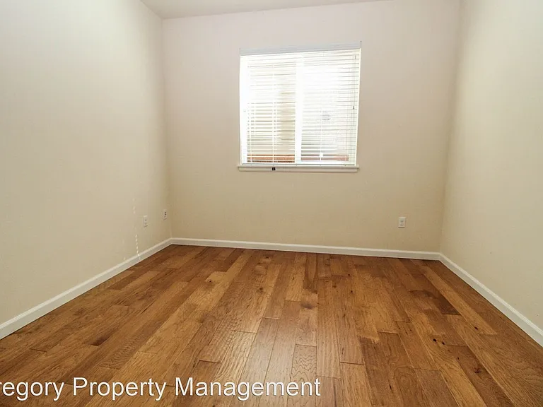 19523 33rd Dr SE — Photo 5