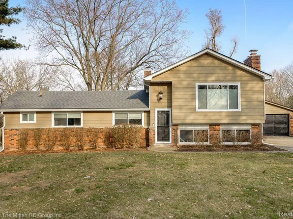 40165 Alden Rd, Van Buren Township, MI 48111