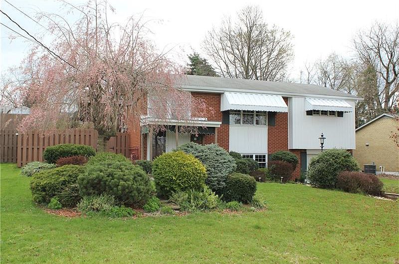 1st image of 861 Quaker Dr