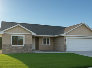 7268 Hawthorne Ct, North Branch, MN 55056