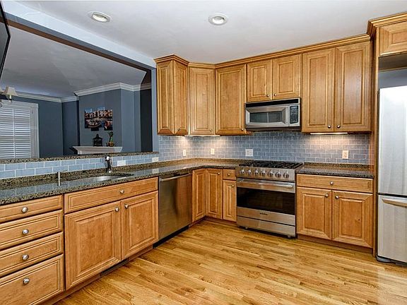 4th image of 39 Russell St