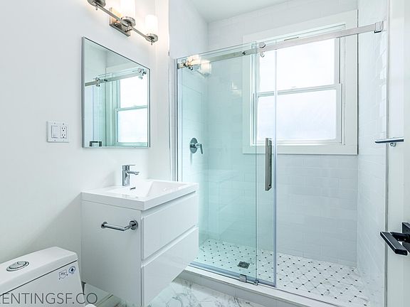4th image of 3100 Gough St #204