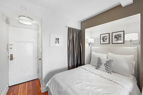 Rented by Compass | media 21