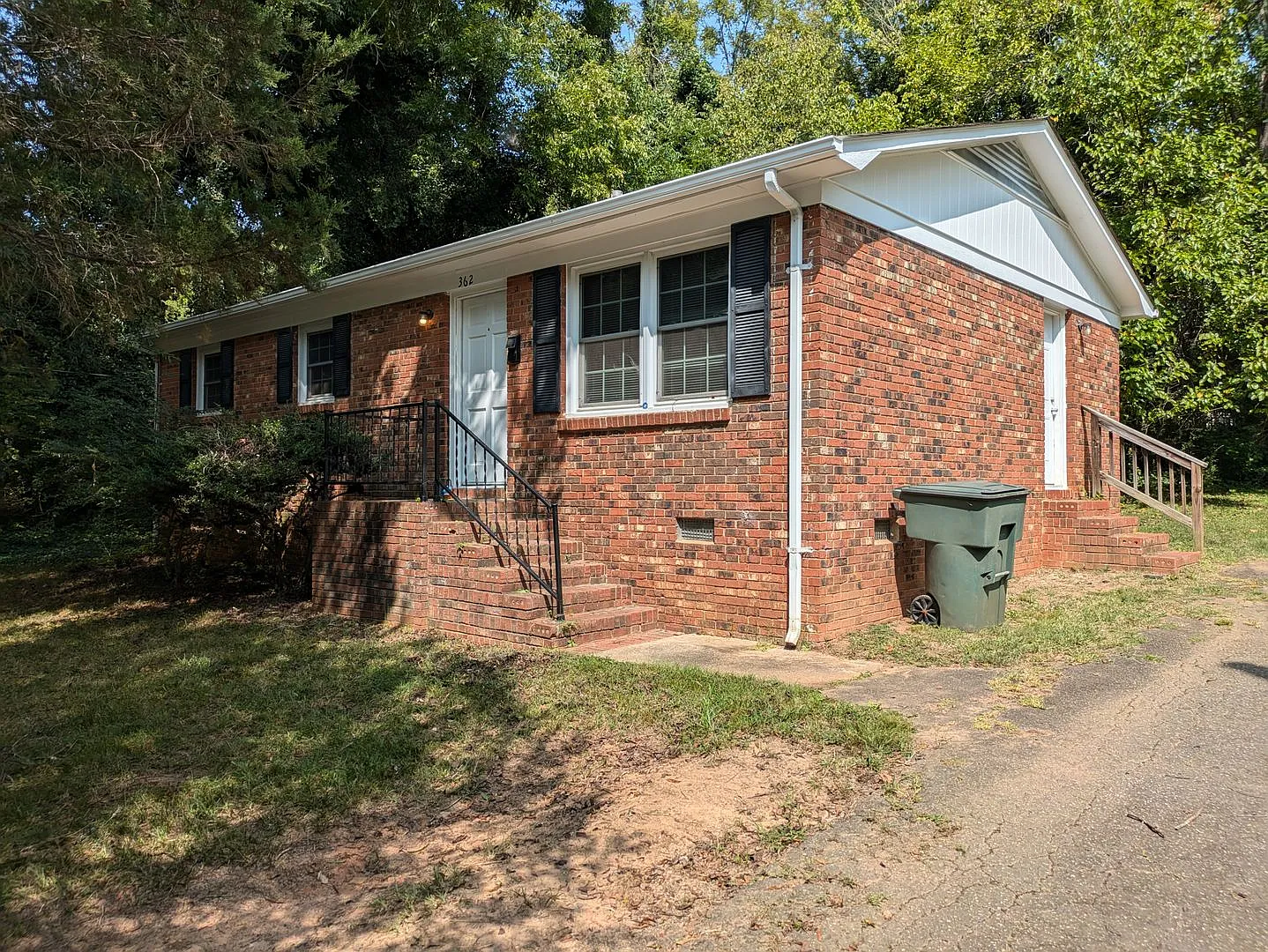 Cute All Brick Ranch Close to Mooresville Schools! — Photo 2