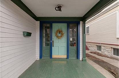 3rd image of 1422 Hinman Ave